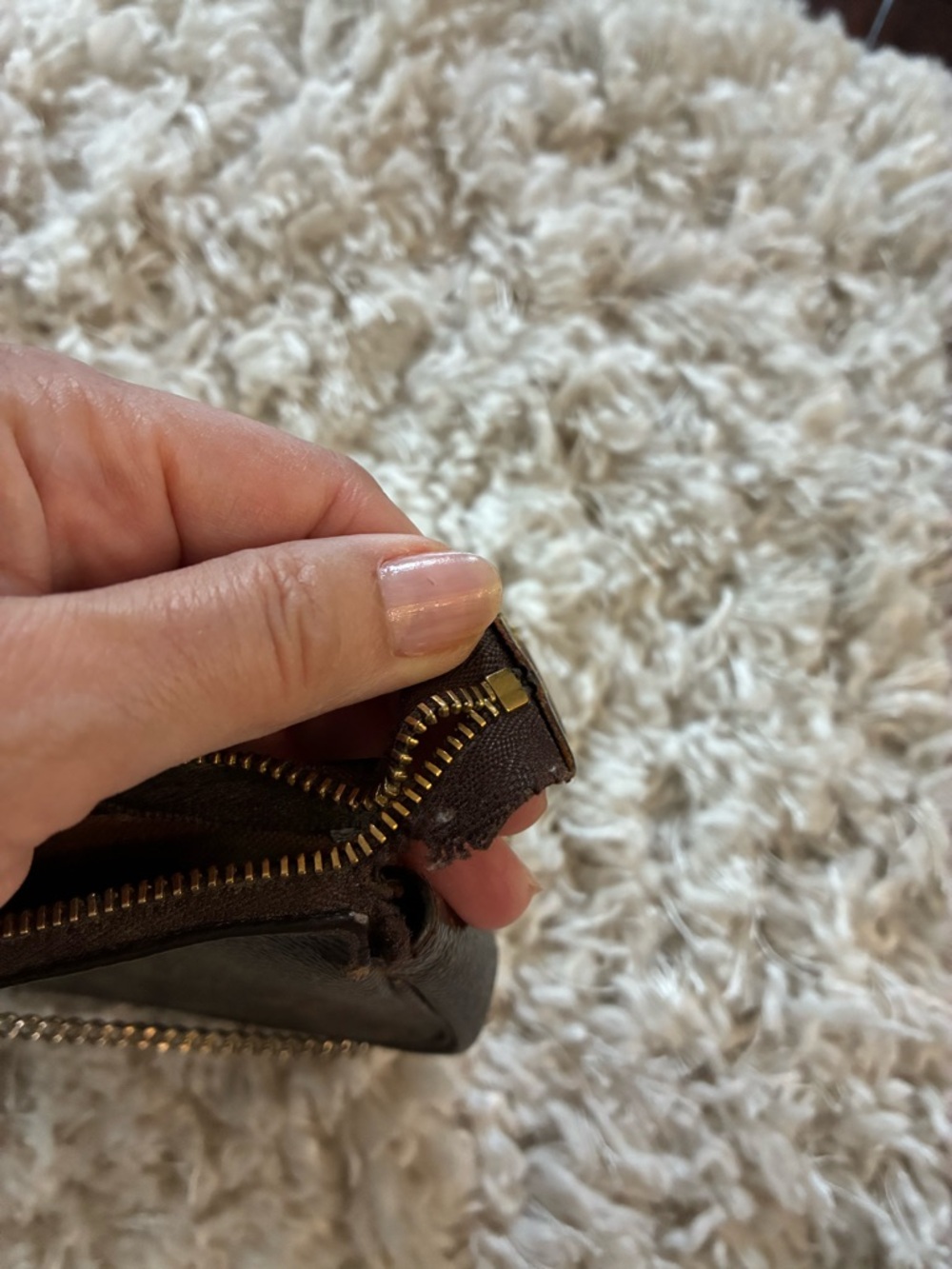 Authentic Louis Vuitton Monogram small pouch with Gold Chain - Picture 5 of 5